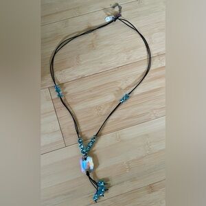 Crystal-like necklace